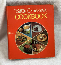 VTG Betty Crocker Pie Cover Cookbook Hard Cover 5 Ring Well Loved Red  - £59.30 GBP