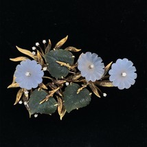 18k Yellow Gold Large Carved Chalcedony Flower and Jade Leaf Pin (#J6235) - £2,596.68 GBP
