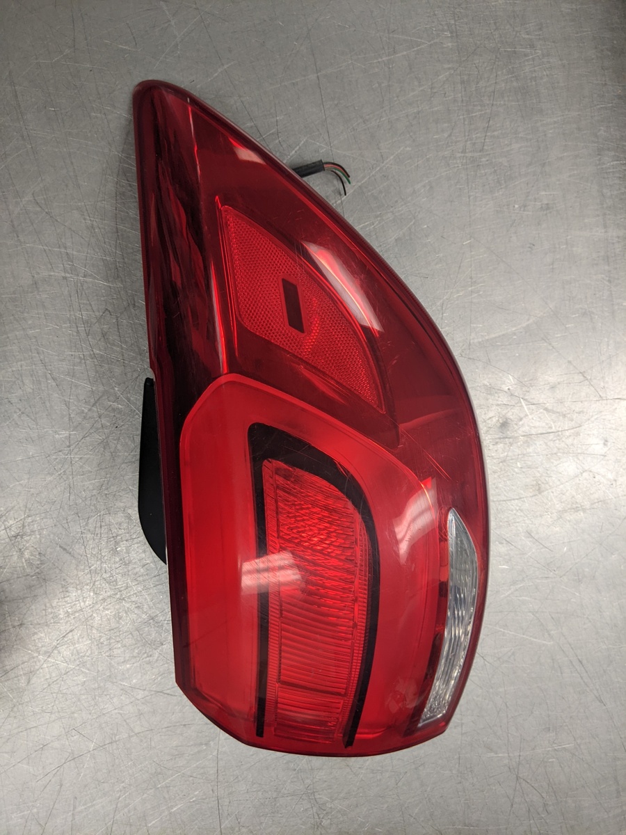 Passenger Right Tail Light For 14-16 Kia Sportage  2.4 924023W520 - $93.51
