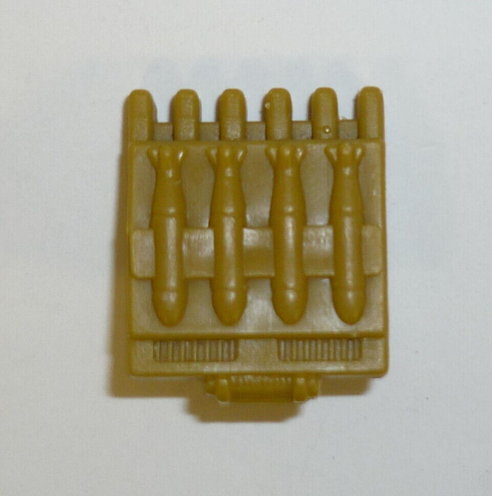 Corps Junkyard Green Backpack Vintage Lanard Figure Accessory Part 1986 - $1.28