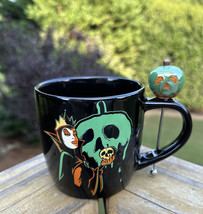 DISNEY VILLAINS Black Halloween Mug Evil Queen Cup w/Poison Apple Stir S... - £20.10 GBP