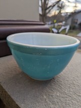 Vintage Pyrex Primary Blue Small 1.5 Qt. Nesting Mixing Bowl 3.25 inch tall USA - £11.79 GBP