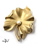 Vintage Signed ART 2&quot; Leaf Pin with Center Pearl in Gold Tone Metal - He... - £20.83 GBP