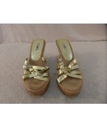 WOMENS METRO 7 GOLD STRAPPY SLIP ON 4 INCH WEDGE BACKLESS HIGH HEELS US 7 - €21,21 EUR