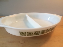 Vintage 60s Pyrex 1.5qt milk glass divided dish with square flower design image 3