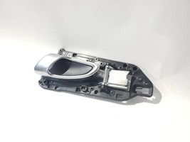 Rear Left Interior Door Handle OEM 2012 Porsche Cayenne  - $211.56 MXN
