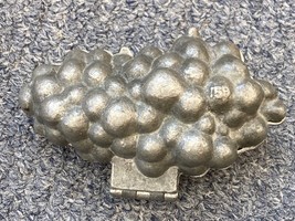 VTG PEWTER ICE CREAM MOLD CLUSTER BUNCH OF GRAPES - MARKED K 159 - $24.70