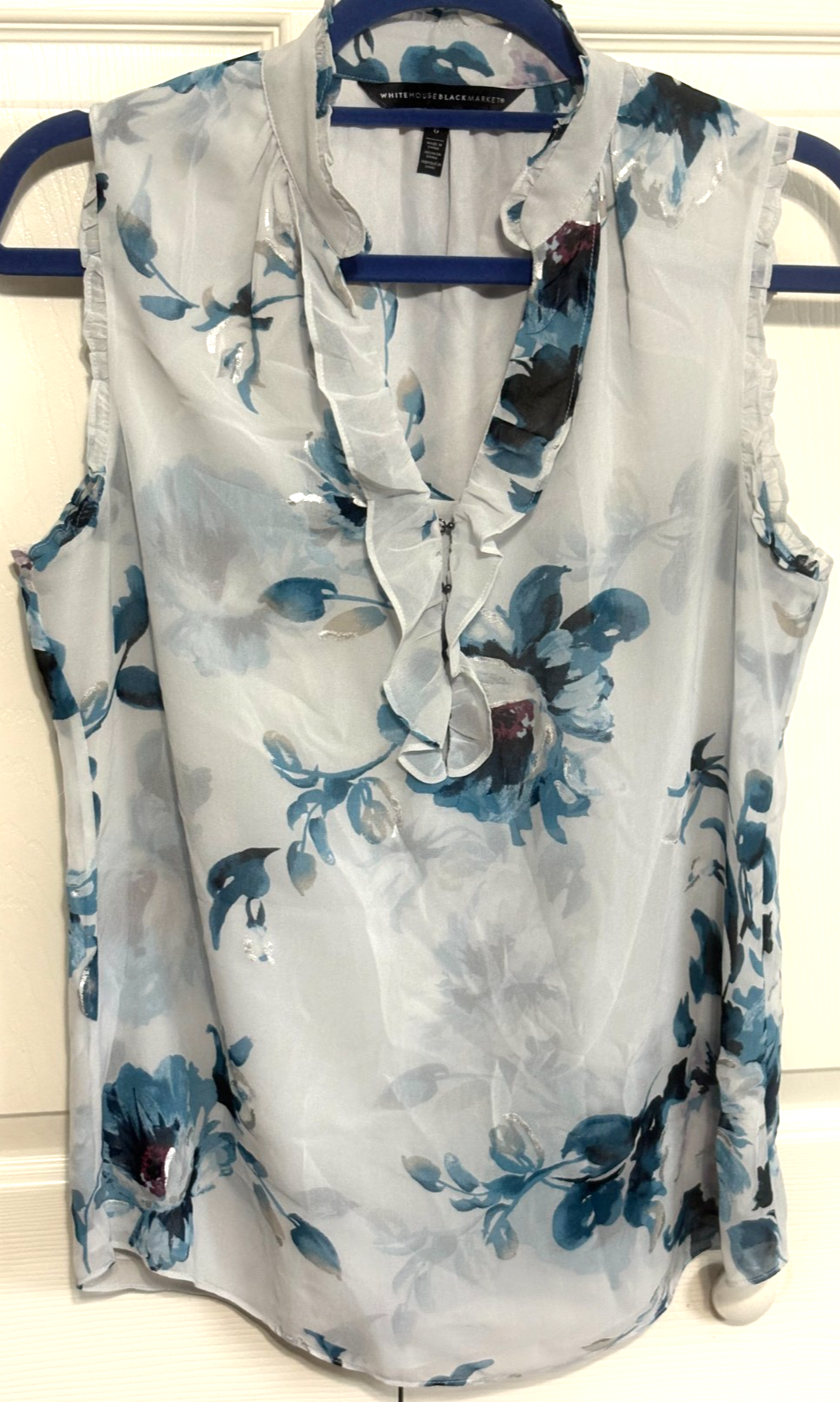 White House Black Market Floral Sleeveless 6 Flowing Top Shirt Blouse - $14.85