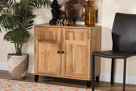 Trenton Oak Brown 2-Door Shoe Storage Cabinet - $3,378.78 MXN