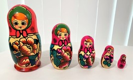 5 Pc Wood Russian Matryoshka Nesting Dolls Pink Red Hand Painted Decor - £21.12 GBP
