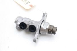 12-20 DODGE GRAND CARAVAN BRAKE MASTER CYLINDER E1899 image 3