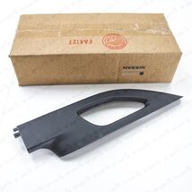 Genuine Nissan 05-12 Pathfinder Front Passenger Roof Rack End Cover 7383... - $54.88