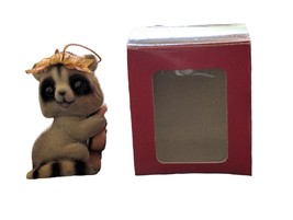 Raccoon w/a Gingerbread Man Collectible A Christmas Place Ornament Bow J... - $145.16 MXN