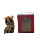 Raccoon w/a Gingerbread Man Collectible A Christmas Place Ornament Bow J... - $145.34 MXN
