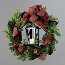 Pine Wreath with Led lantern - 25 inch - $938.50 MXN