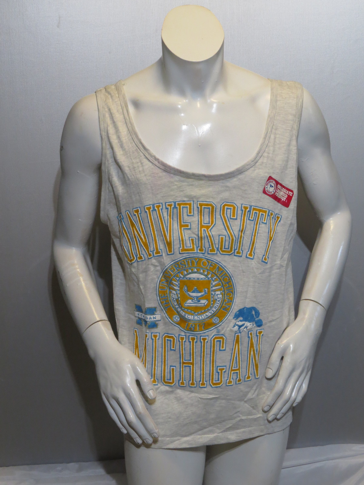 Michigan Wolverines Tank Top - Puffer Graphic with School Crest - Mens XL (NWT) - $49.00
