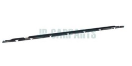 GENUINE TOYOTA MOULDING FRONT DOOR BELT RH 75710-60011, LAND CRUISER 80 - $1,710.67 MXN