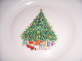 Porcelle Christmas Glass Collectible Dinner Bowl Noel Salem France- DON ... - £14.93 GBP