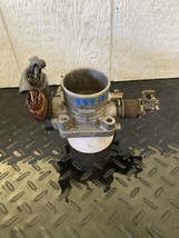 OEM 1996-1997 Infiniti J30 Left Driver Side Throttle Body Assembly - $34.88