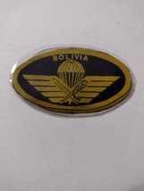 Parachute Badge, Bolivia, Gold Insignia In Clear Plastic - $7.00