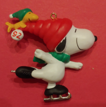 Vintage 1992 Hallmark Peanuts Snoopy &amp; Woodstock Ice Skating Ornament Mib - £8.42 GBP