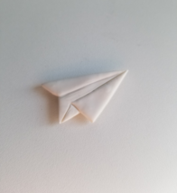 Handmade Clay Paper Airplane Magnet - €3,47 EUR