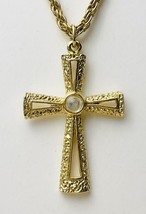 Vintage Gold Tone Lens Magnified The Lord’s Prayer Necklace Pendant Reli... - $86.05 MXN