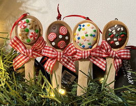 NWT Wood Spoon with Frosting &amp; Candies Christmas Ornament 4&quot; Christmas Shoppe - £2.19 GBP