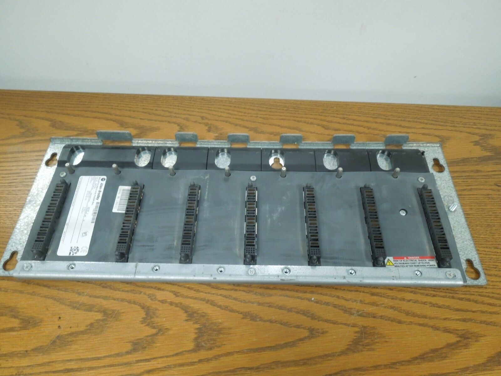 Allen Bradley 2094-PR6 6 Axis Power Rail Buss 325/650VDC 70A Control 230... - $50.00