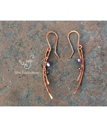Handmade copper earrings: woodsy wire wrap with purple beads - €21,39 EUR