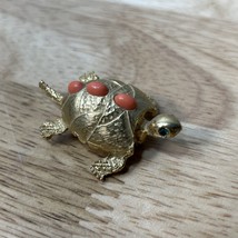 VTG PELL Gold Tone Faux Coral Green Eyes Turtle Pin Broach - £21.71 GBP