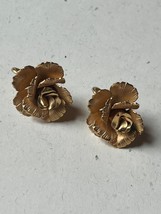 Vintage Large Lisner Signed Dimensional Goldtone ROSE Flower Clip Earrings – mar - £17.92 GBP