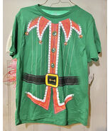 Holiday Time Mens Printed Christmas T-Shirt Size L Green Elf Santa&#39;s Helper - $218.37 MXN