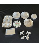 Lot of 11 Vintage Toy Doll House Kitchenware Biscuits Cookie Cutters Pie... - $471.03 MXN