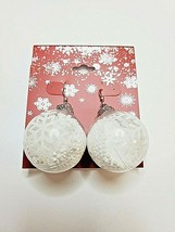 Kohl&#39;s Women&#39;s Christmas Ornament French Wire Drop Earrings Clear Snowflake - £8.09 GBP