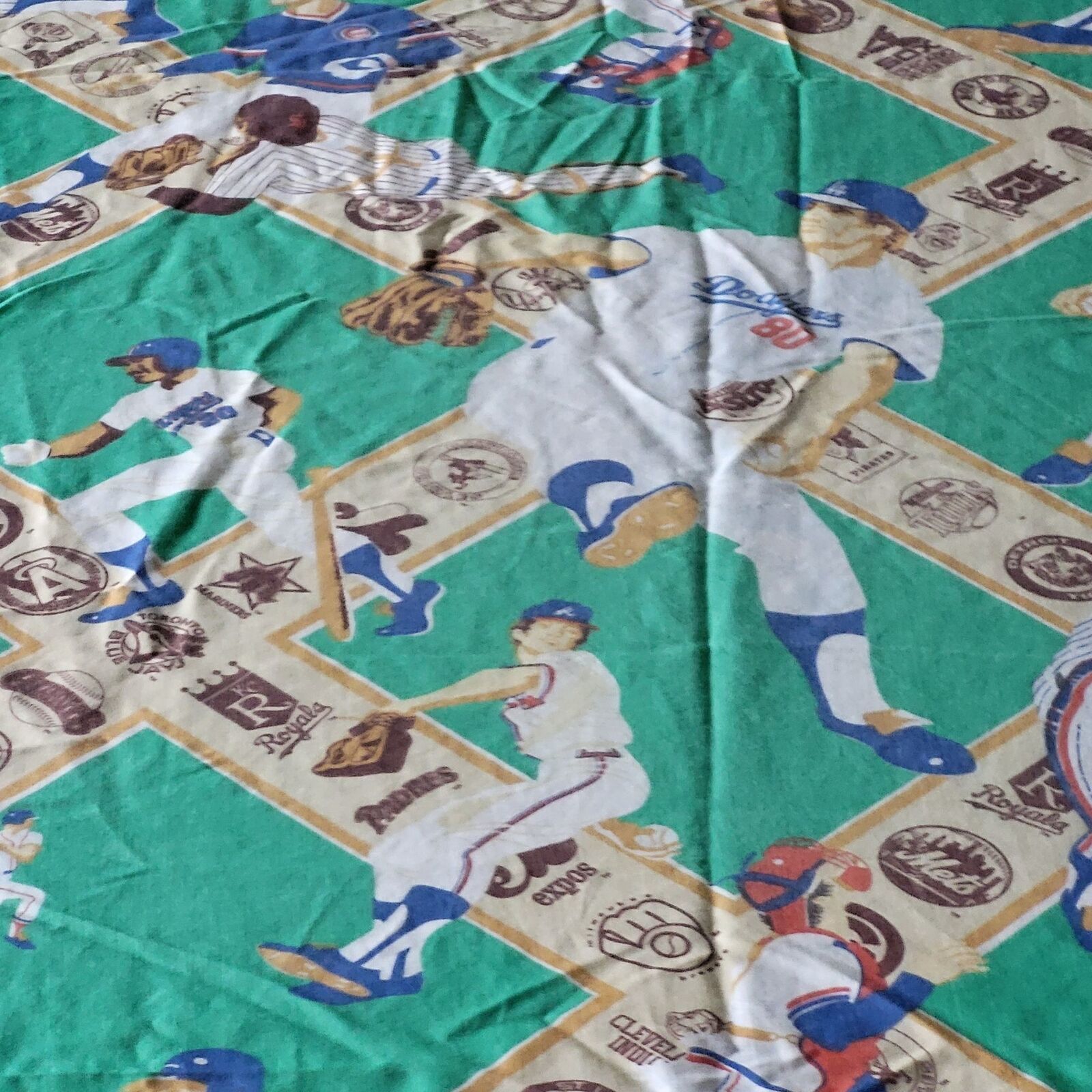 Vintage MLB Baseball Team Logo Twin Size Fitted Bed Sheet Fabric Green Braves - £14.58 GBP