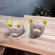 Anthropomorphic When Pigs Fly Round Salt and Pepper Shakers Set Boston W... - £12.69 GBP