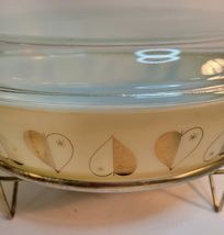 Pyrex Promo Golden Hearts 2.5 Qt Cinderella Casserole Dish & Caddy W Dble Burner image 2