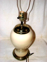 Vintage Cermic Globe table lamp 1 Ea. White and Brass - £23.74 GBP
