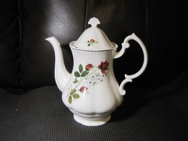 Mayfair England Fine Bone China Coffee Pot &amp; Lid Red Roses Floral 10&quot; - £34.88 GBP