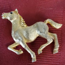 Vintage Horse Brooch Gold Tone Prancing Stallion Signed J.J. - £16.74 GBP