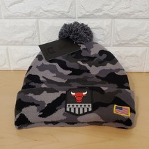 Ultra Game One Size Official NBA Chicago Bull Camoflage USA Pom Beanie GGMB967F - £23.57 GBP