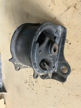 96 97 98 99 00 Honda Civic passenger right transmission motor engine mou... - £18.63 GBP