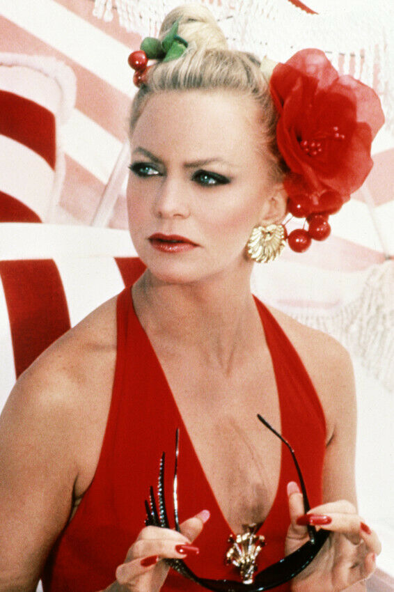 GOLDIE HAWN RED SWIMSUIT OVERBOARD 24x36 POSTER