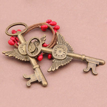 2 Flying Key Pendants Antiqued Bronze Skeleton Keys Steampunk Clock 76mm - £3.59 GBP