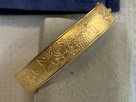 Vtg Hayward 1/20 12K Gold Filled Bangle Bracelet 6.5&quot; Fashion Jewelry Box Clasp - £102.81 GBP