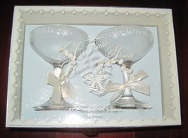VTG 1973 TREASURE MASTERS WEDDING Couple Bride Groom Champagne Toast Gla... - $856.64 MXN