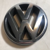 2001-2005 Volkswagen VW Passat Front Grille Emblem Badge Logo 3B0 853 601 OEM - £19.09 GBP