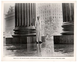 Alfred Hitchcock&#39;s THE WRONG MAN (1956) Henry Fonda Stands Outside Courthouse - £39.32 GBP