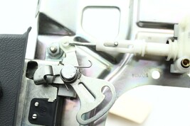 2004-2006 VOLKSWAGEN PHAETON REAR TRUNK LID LOCK LATCH H2116 image 10